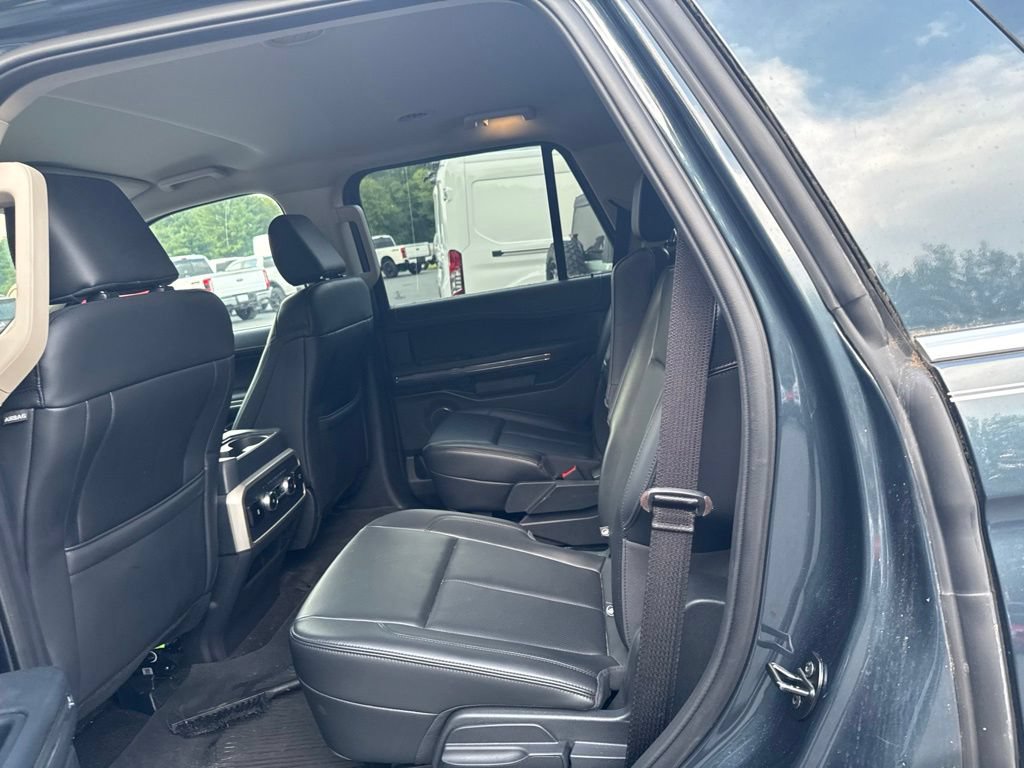 Used 2023 Ford Expedition XLT AWD/4WD image 9