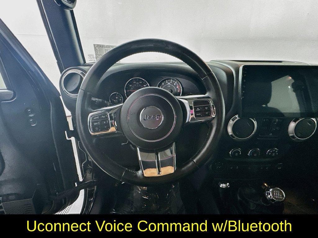 Used 2016 Jeep Wrangler Unlimited Sahara w/ Connectivity Group AWD/4WD image 15