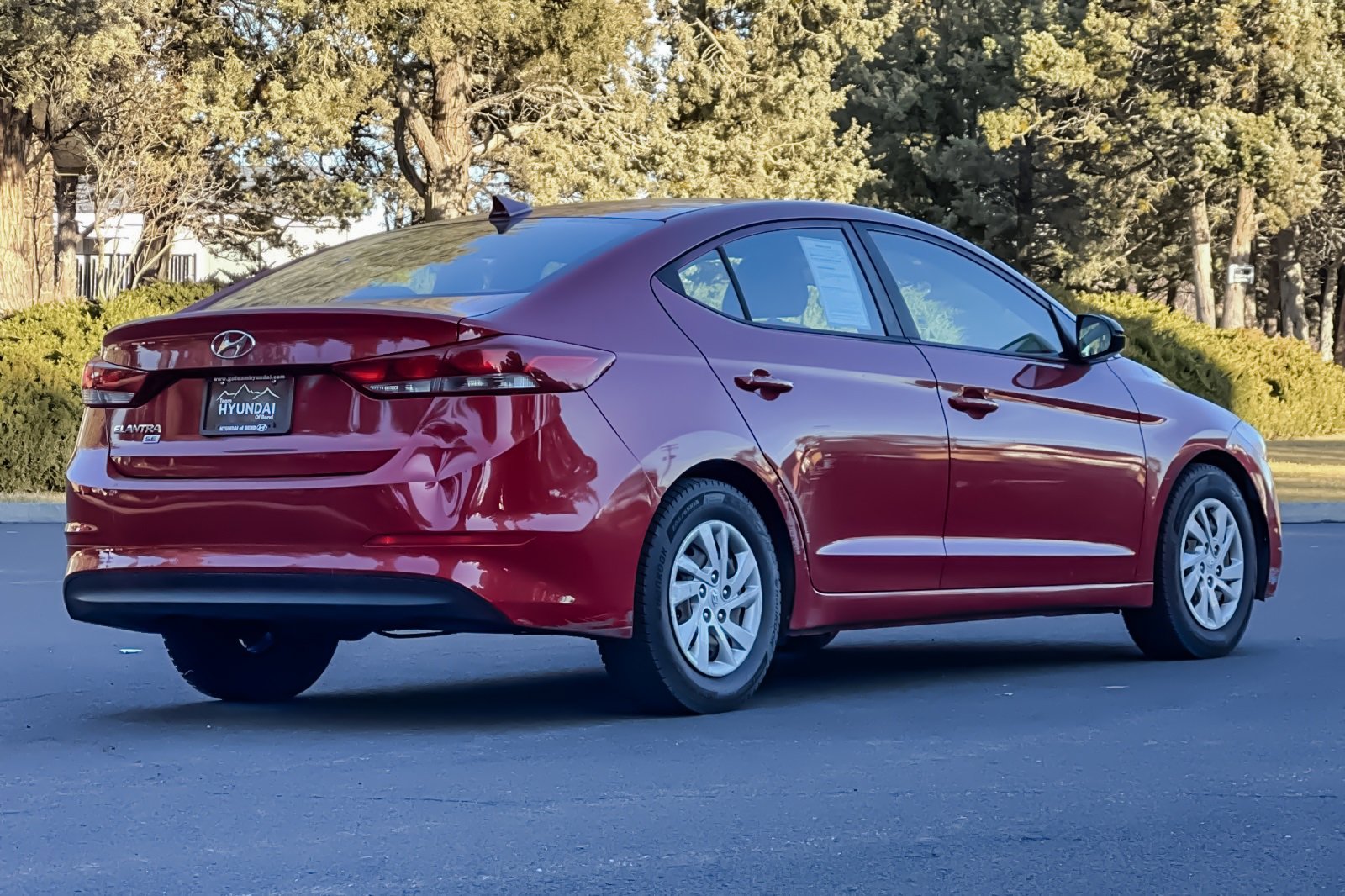 Used 2017 Hyundai Elantra SE image 4