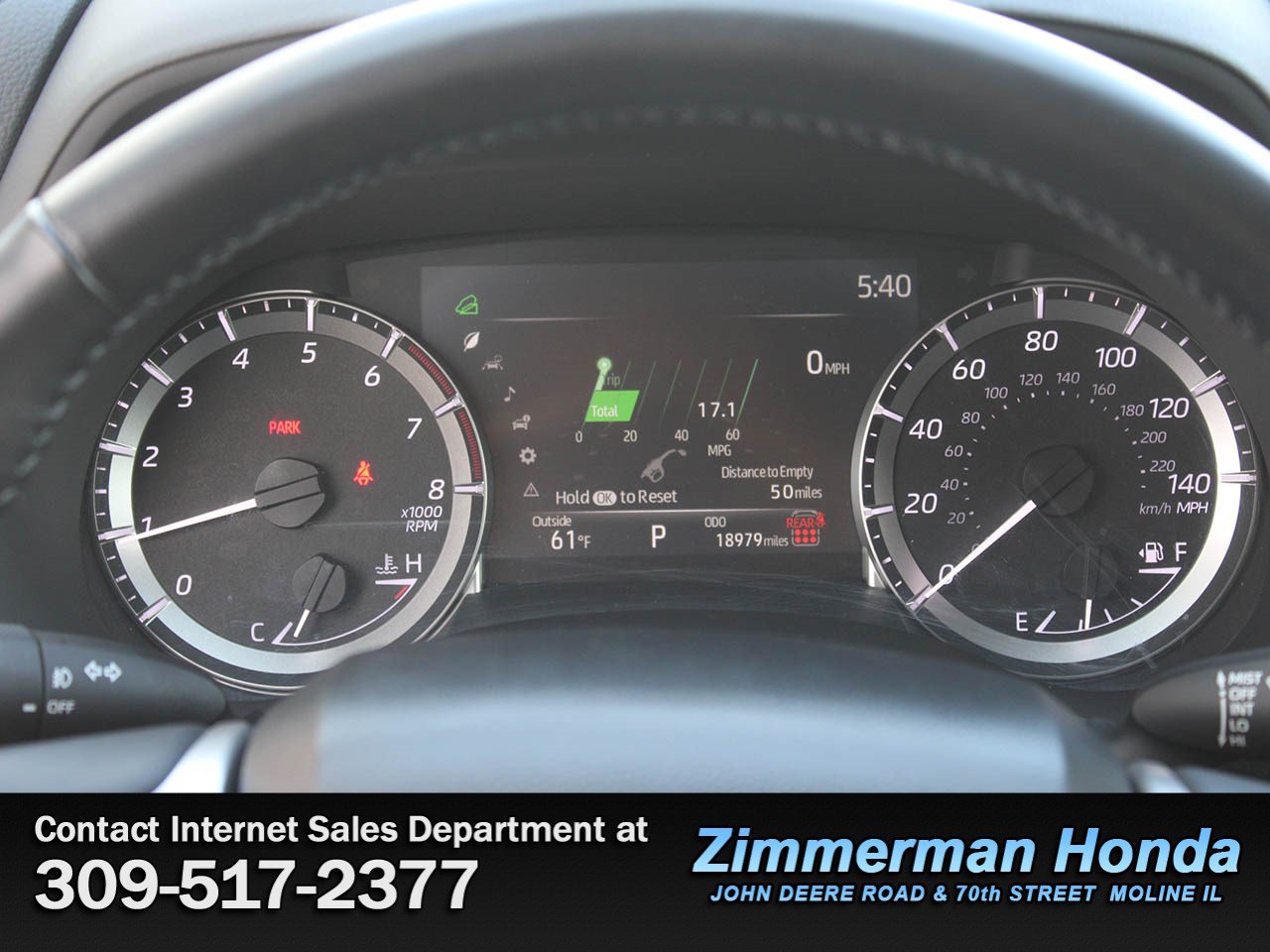 Used 2024 Toyota Highlander LE AWD/4WD image 11