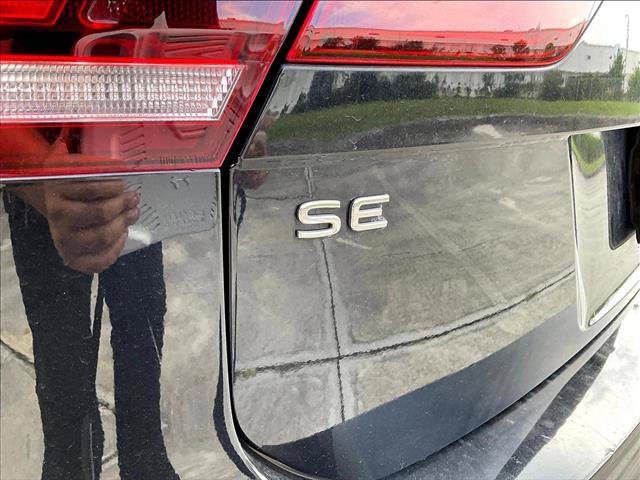 Used 2023 Volkswagen Tiguan SE R-Line FWD image 30