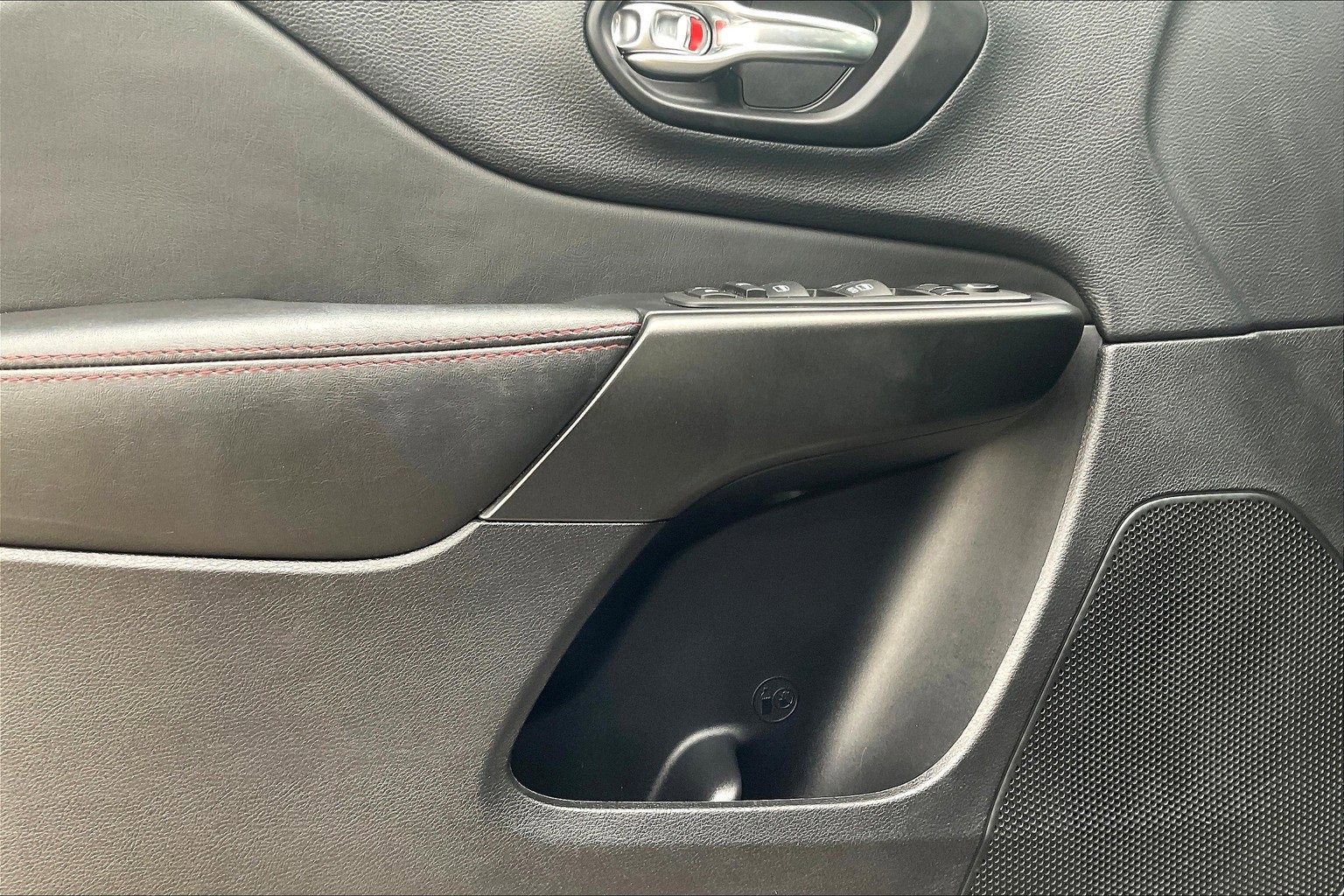 Used 2022 Jeep Cherokee Trailhawk w/ Trailer Tow Group image 15