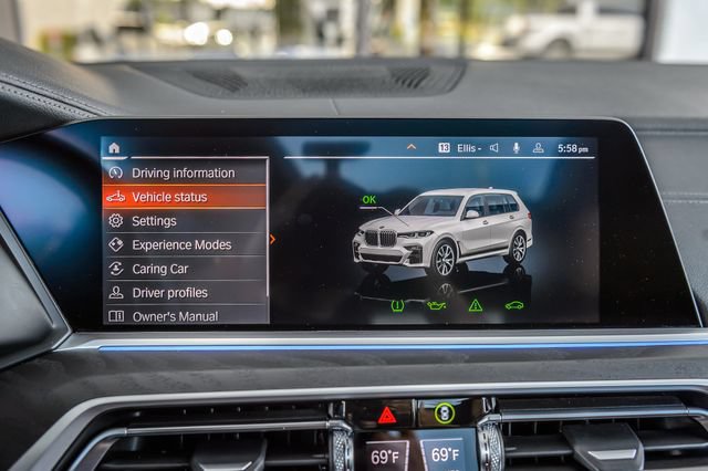 Used 2022 BMW X7 xDrive40i w/ M Sport Package AWD/4WD image 24