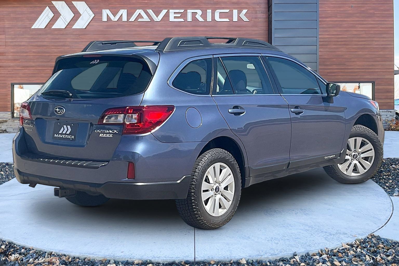 Used 2017 Subaru Outback 2.5i AWD/4WD image 5
