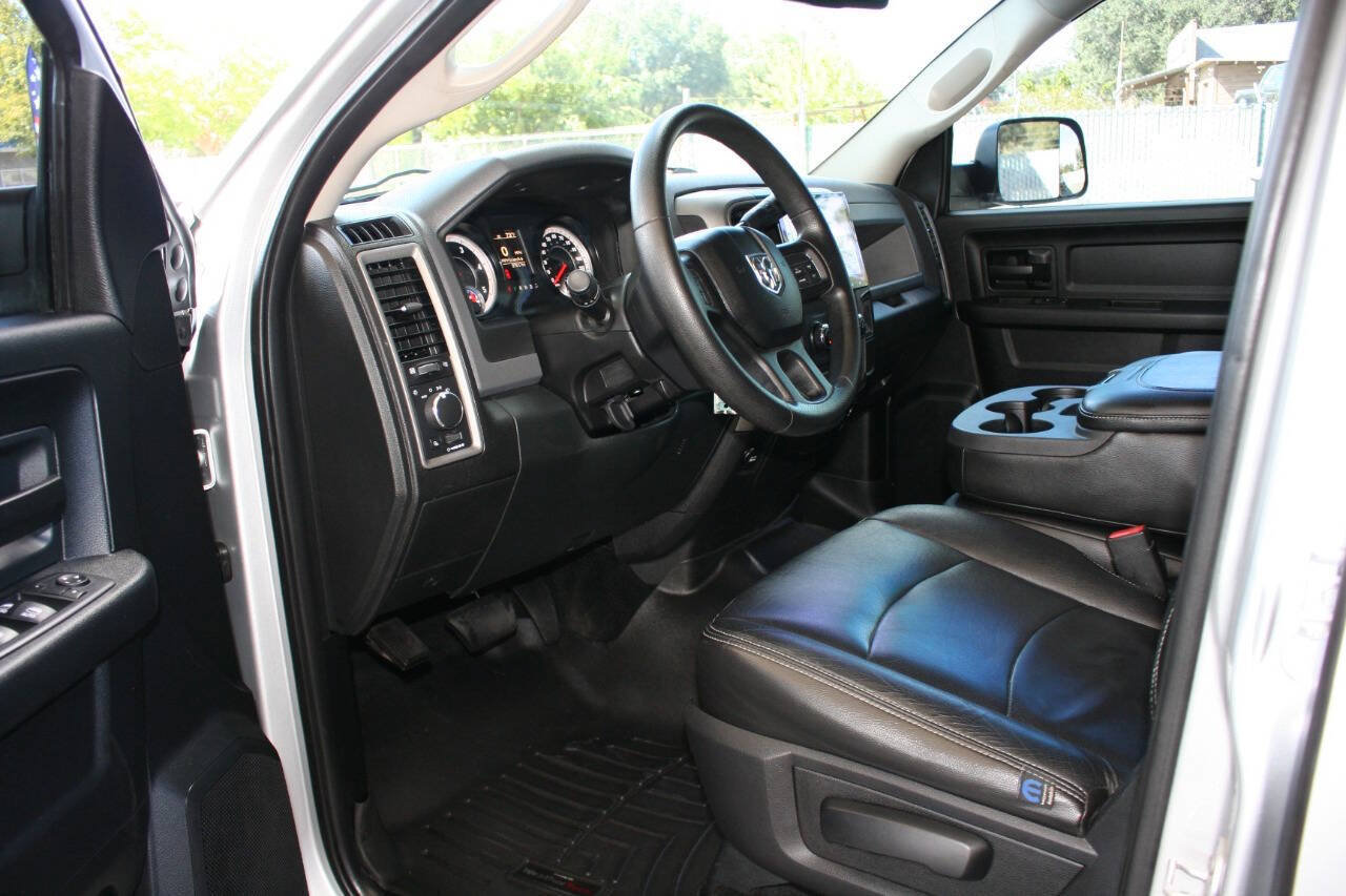 Used 2015 RAM 2500 Tradesman w/ Chrome Appearance Group AWD/4WD image 11