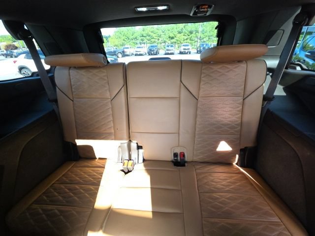 Used 2023 Cadillac Escalade Premium Luxury w/ LPO, Floor Liner Package AWD/4WD image 31