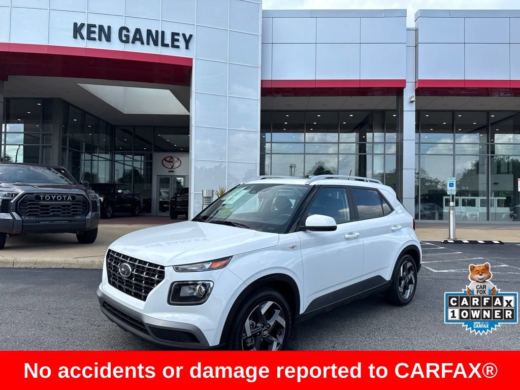 Used 2026 Hyundai Venue SEL FWD image 1