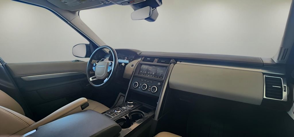 Used 2020 Land Rover Discovery Landmark image 27