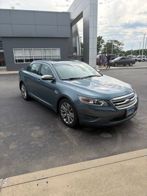 Used 2010 Ford Taurus Limited FWD image 3