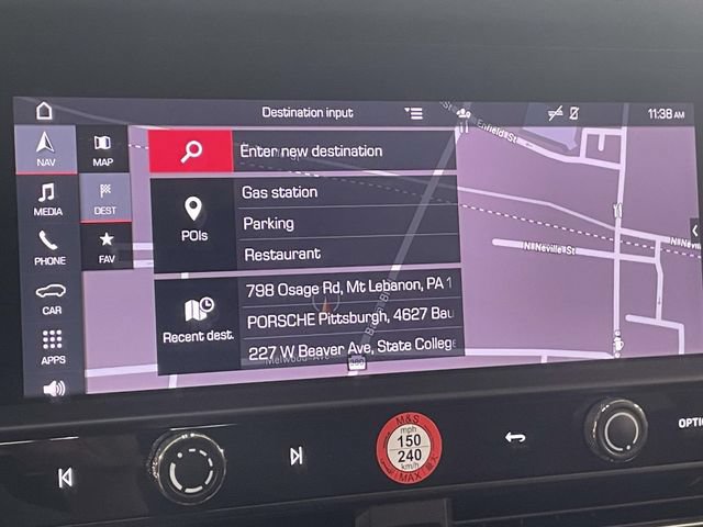 Certified 2024 Porsche Macan AWD/4WD image 28