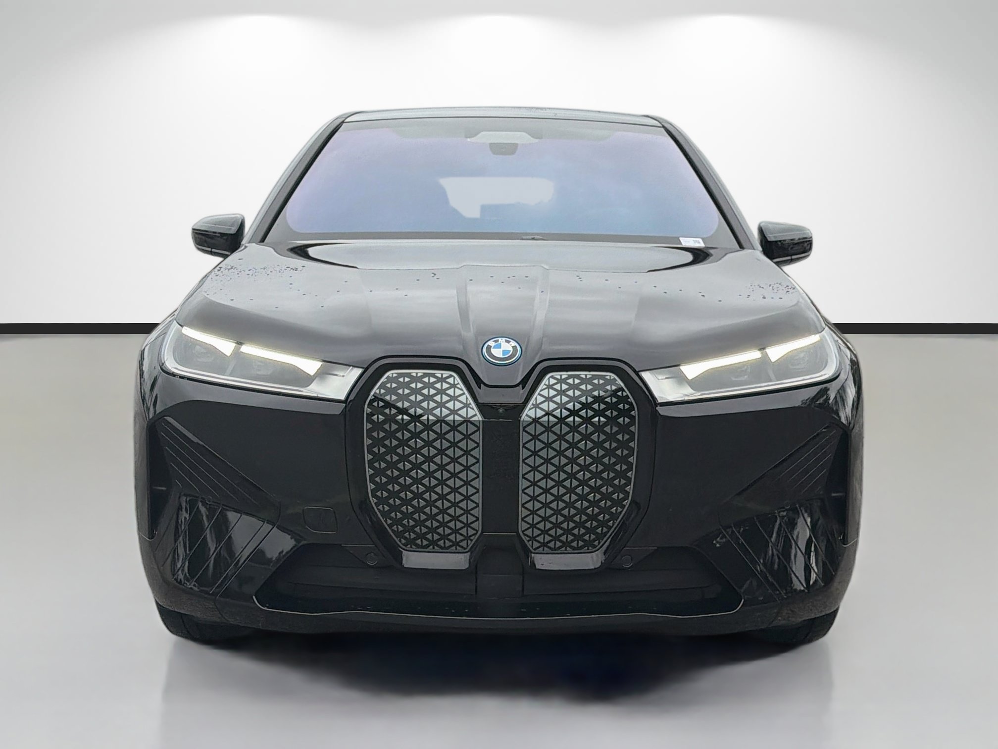Used 2024 BMW iX xDrive50 w/ Premium Package AWD/4WD image 8