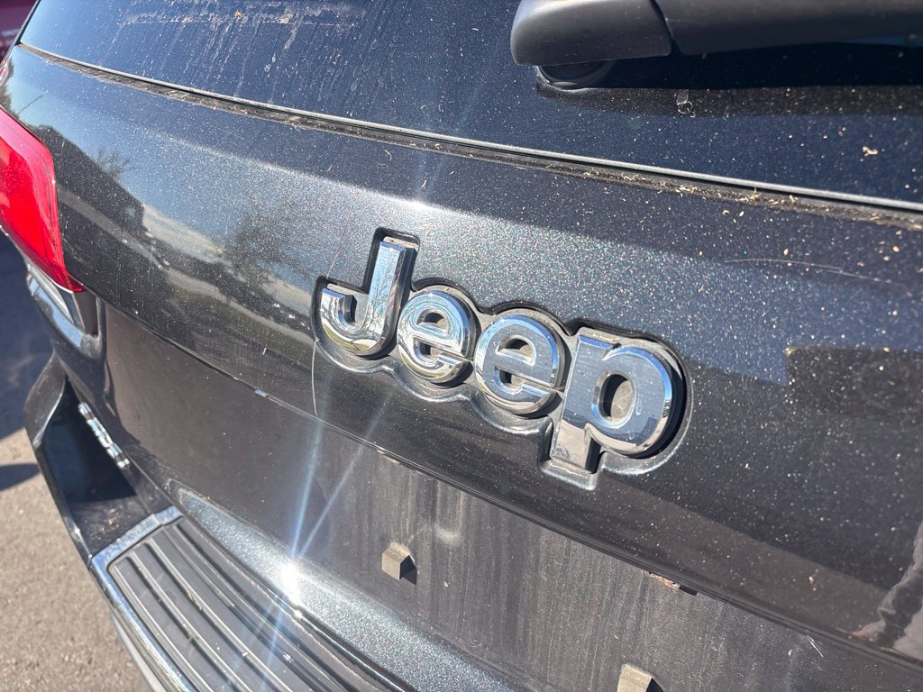 Used 2015 Jeep Grand Cherokee Limited w/ Trailer Tow Group IV AWD/4WD image 32