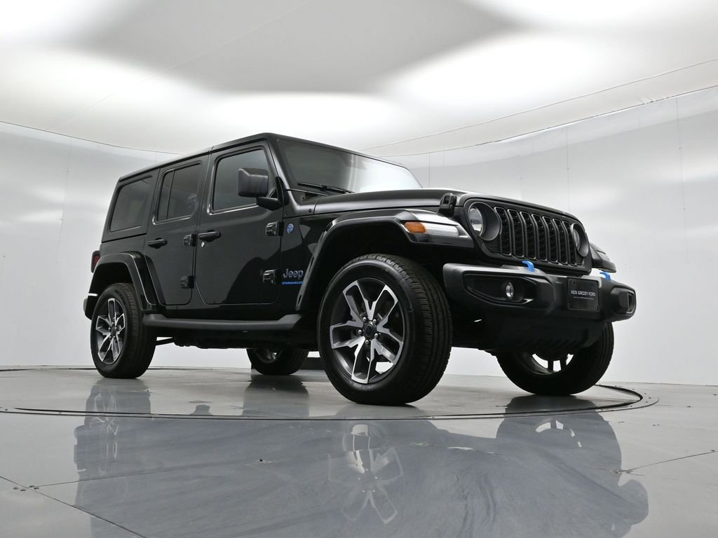 Used 2024 Jeep Wrangler Unlimited AWD/4WD image 45