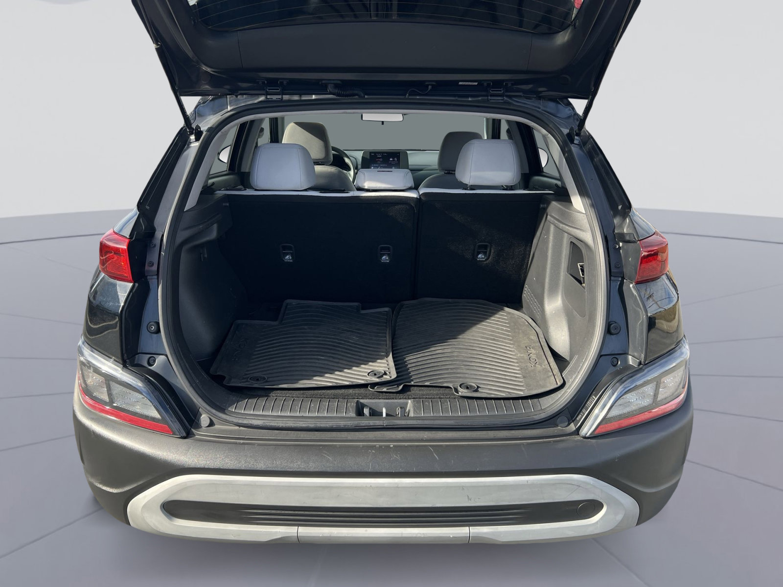 Used 2023 Hyundai Kona SEL w/ Winter Weather Package image 24