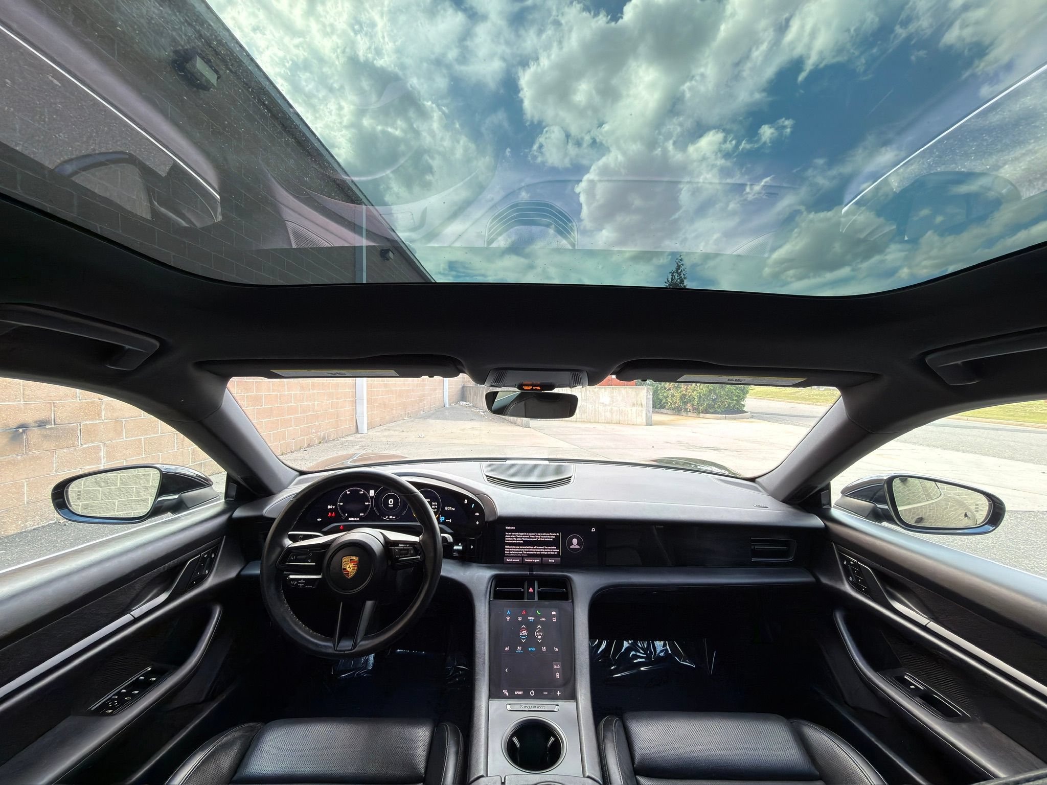 Used 2020 Porsche Taycan 4S AWD/4WD image 32