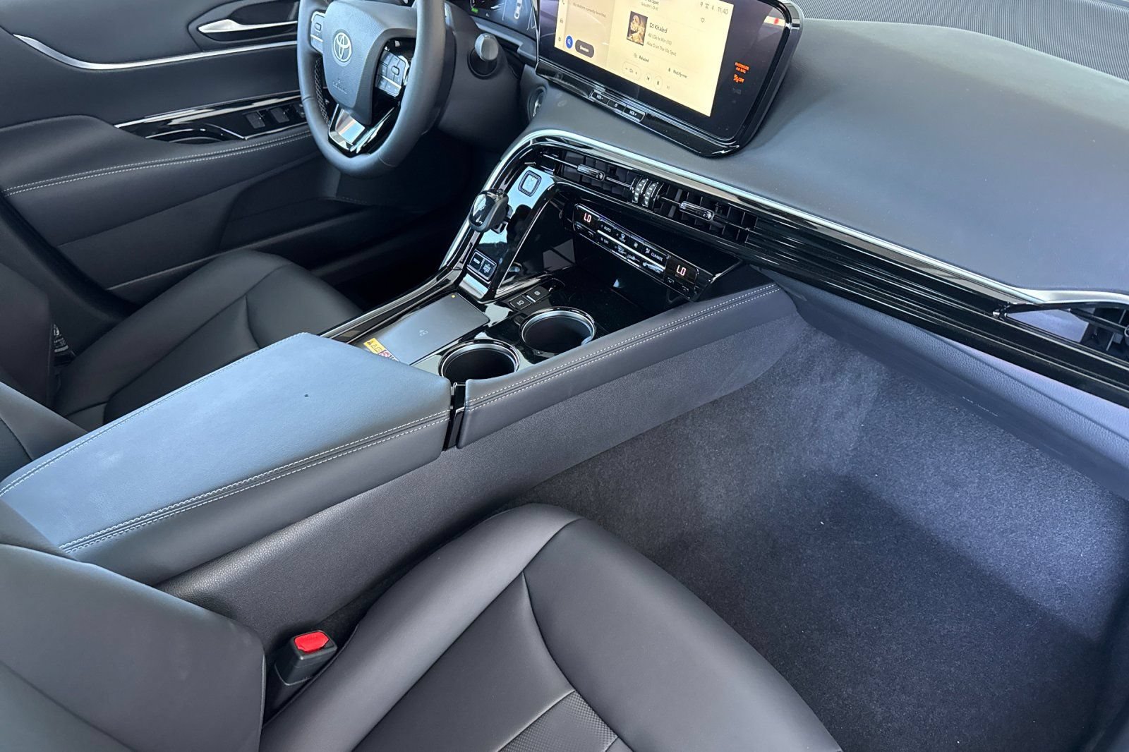 New 2026 Toyota Mirai RWD image 17
