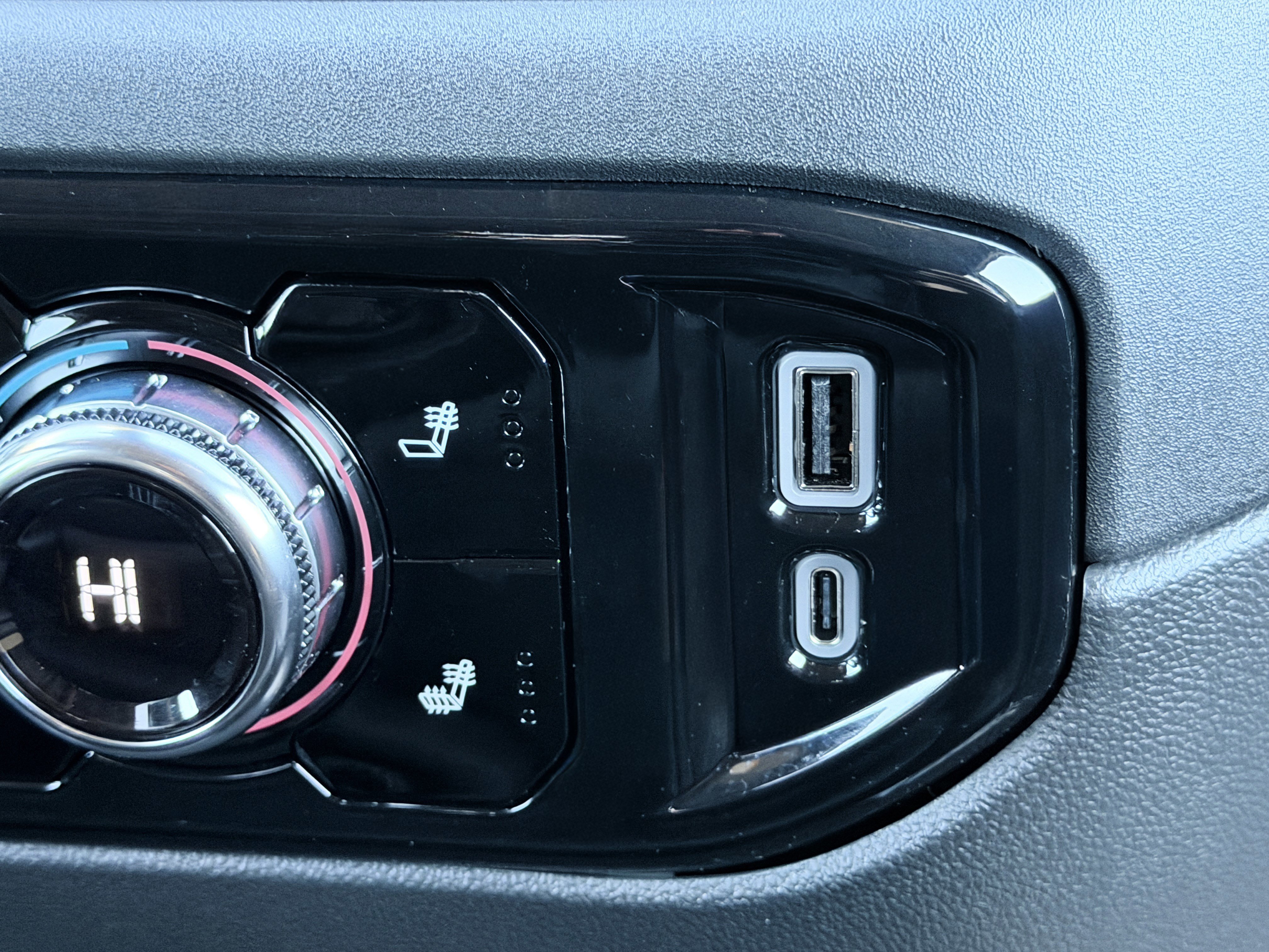 Used 2025 GMC Sierra 1500 SLT image 26