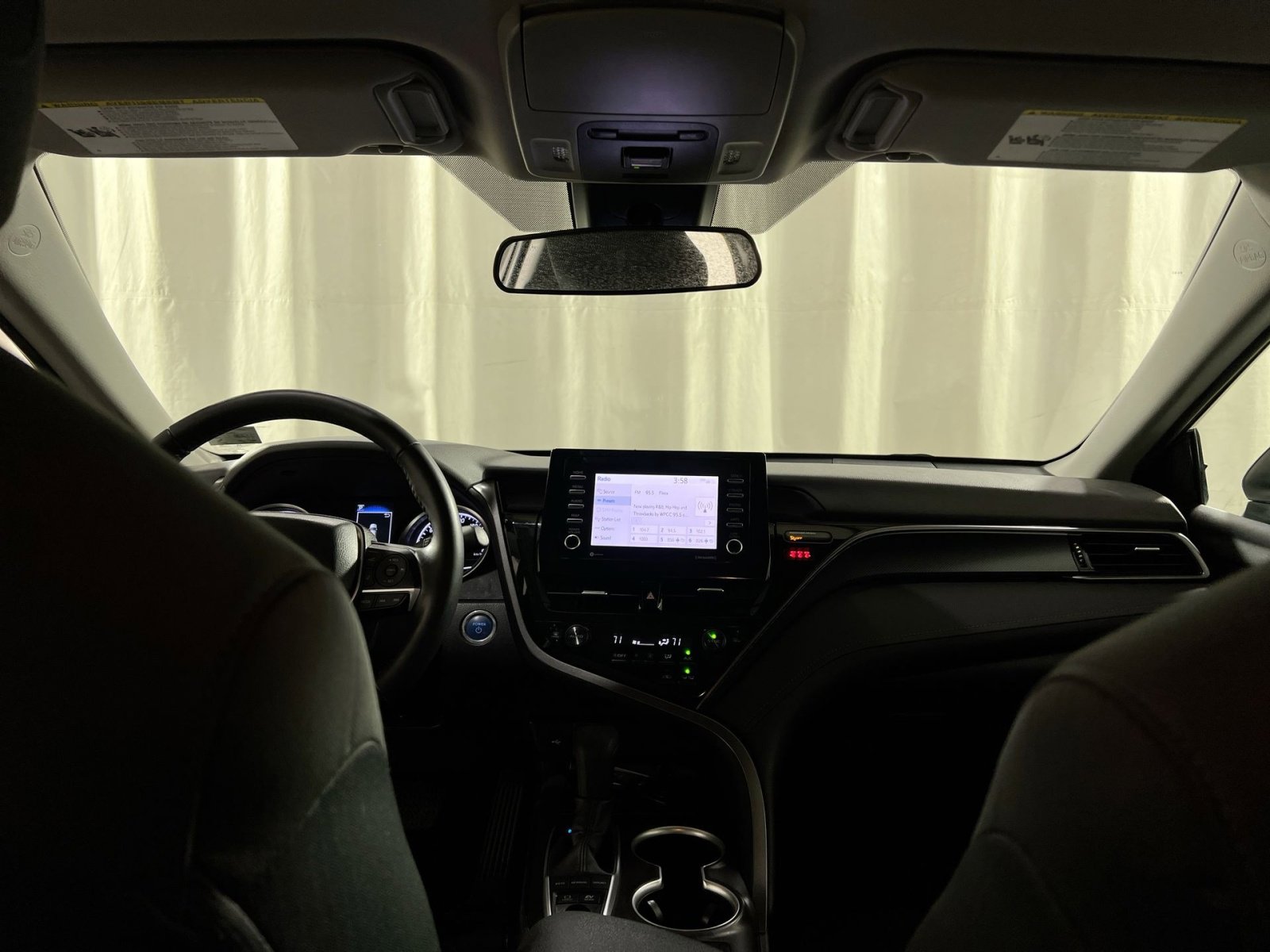 Used 2022 Toyota Camry LE image 17