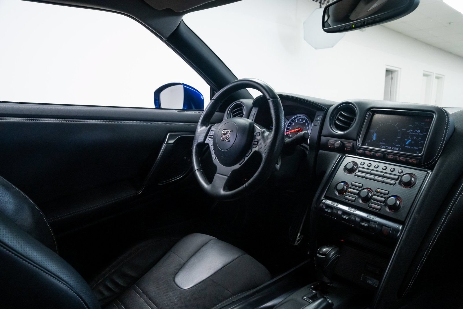 Used 2014 Nissan GT-R Premium AWD/4WD image 9