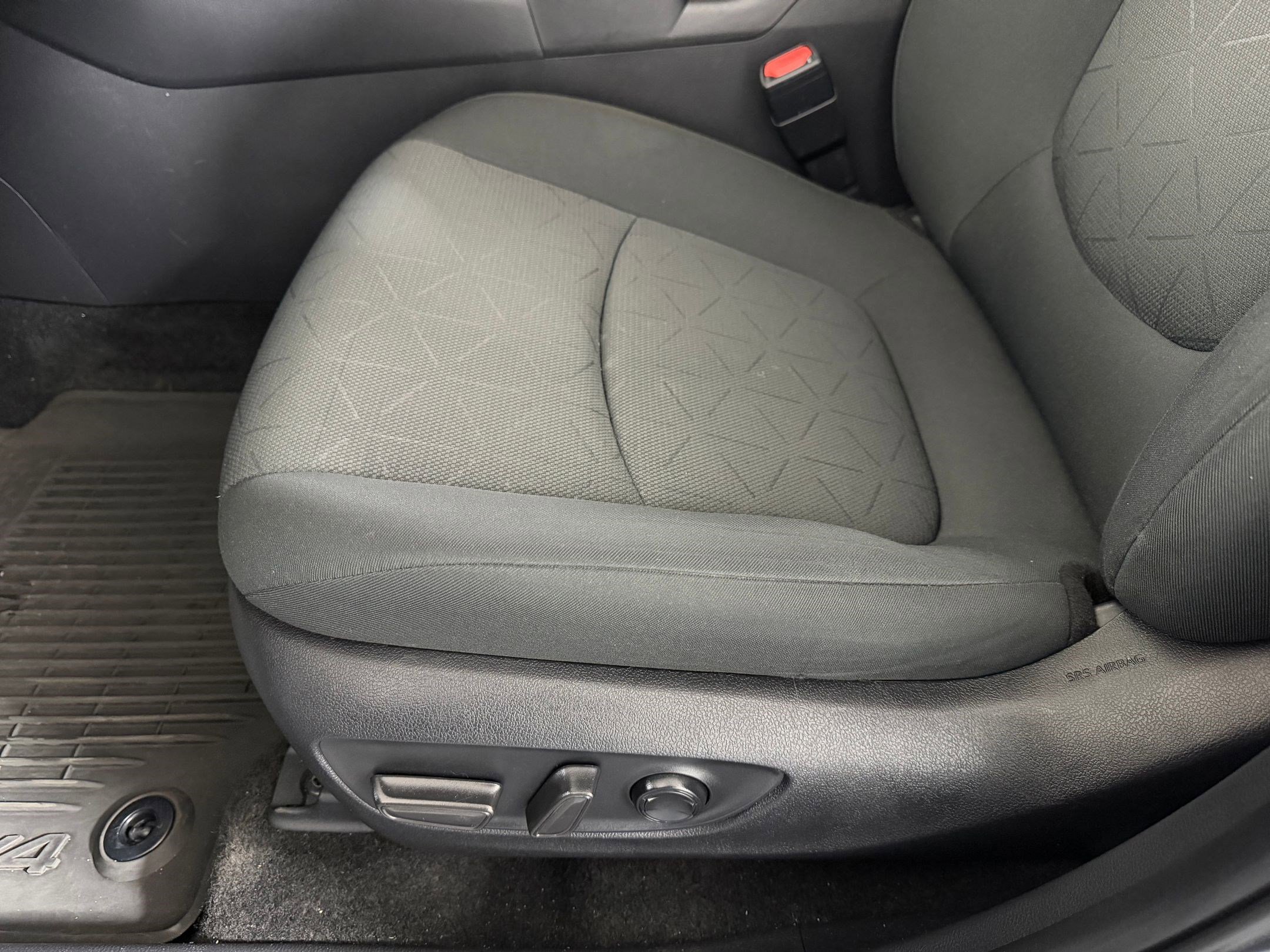 Used 2021 Toyota RAV4 XLE w/ Convenience Package AWD/4WD image 11