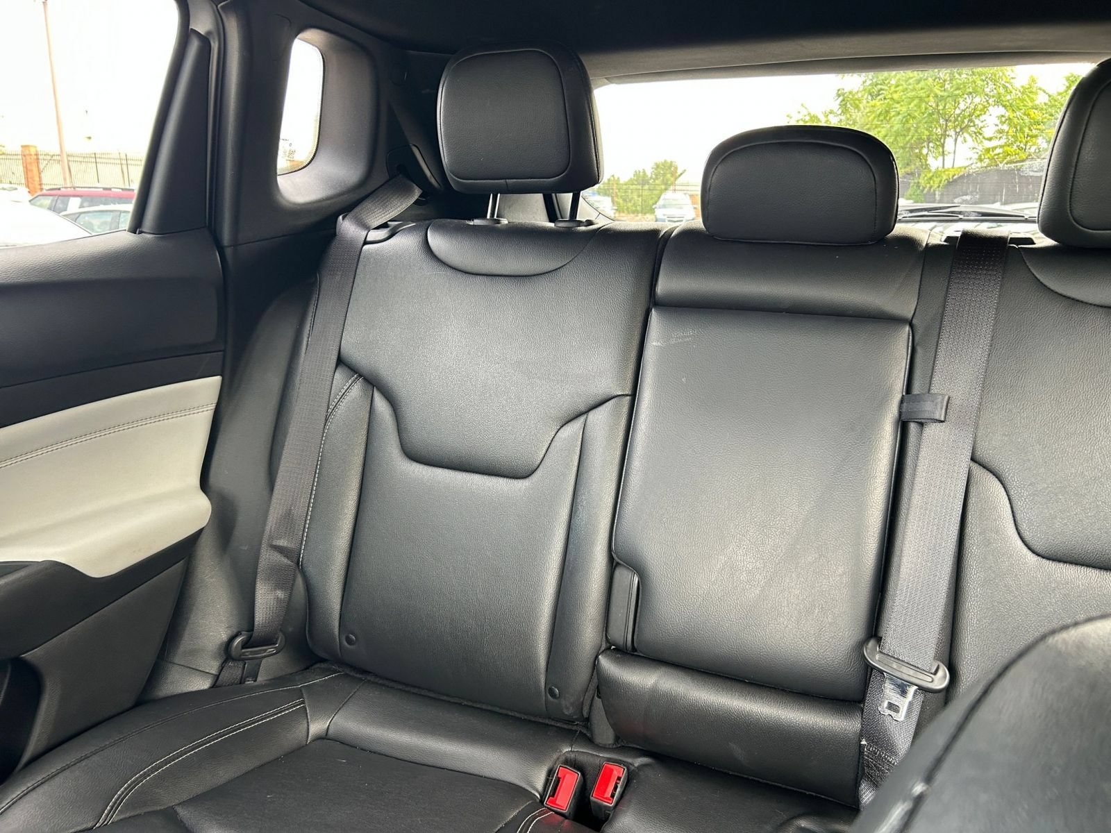 Used 2025 Jeep Compass Limited AWD/4WD image 33
