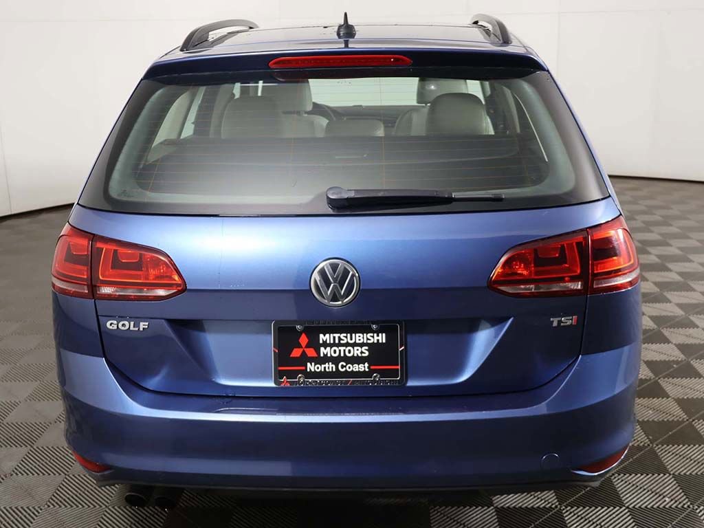 Used 2016 Volkswagen Golf Limited Edition image 12