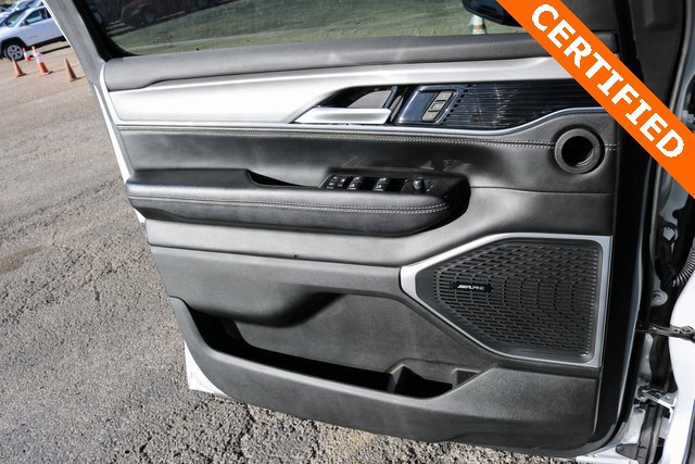 Used 2024 Jeep Wagoneer L Series II w/ Convenience Group I image 10