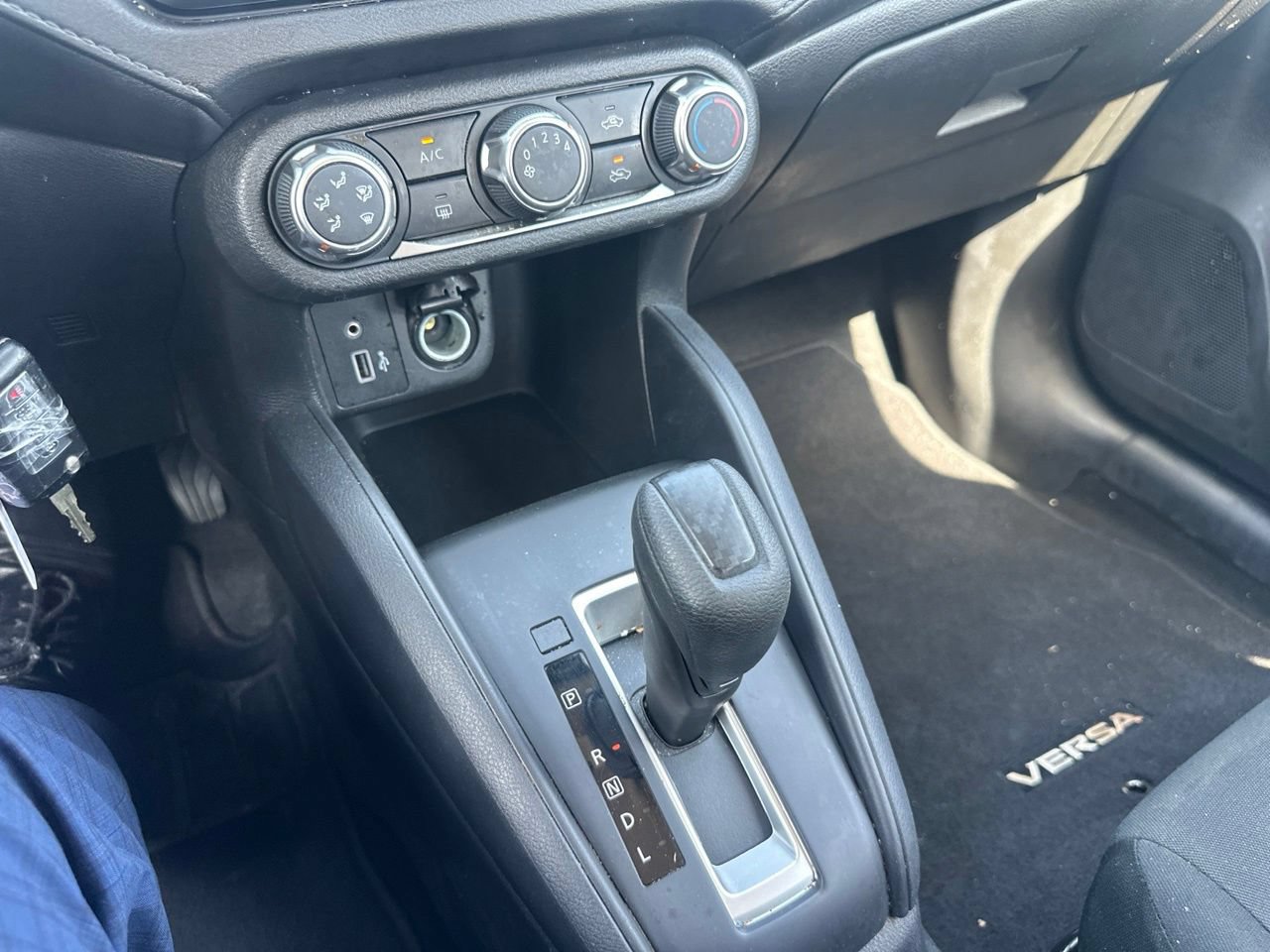 Used 2022 Nissan Versa S FWD image 26