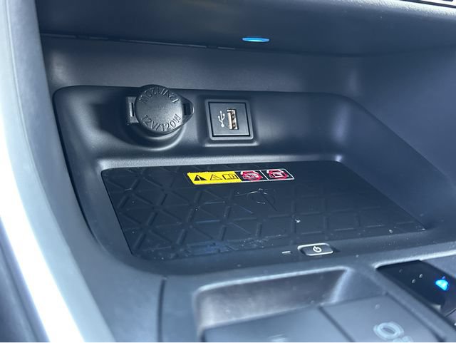 Used 2023 Toyota RAV4 XSE AWD/4WD image 31
