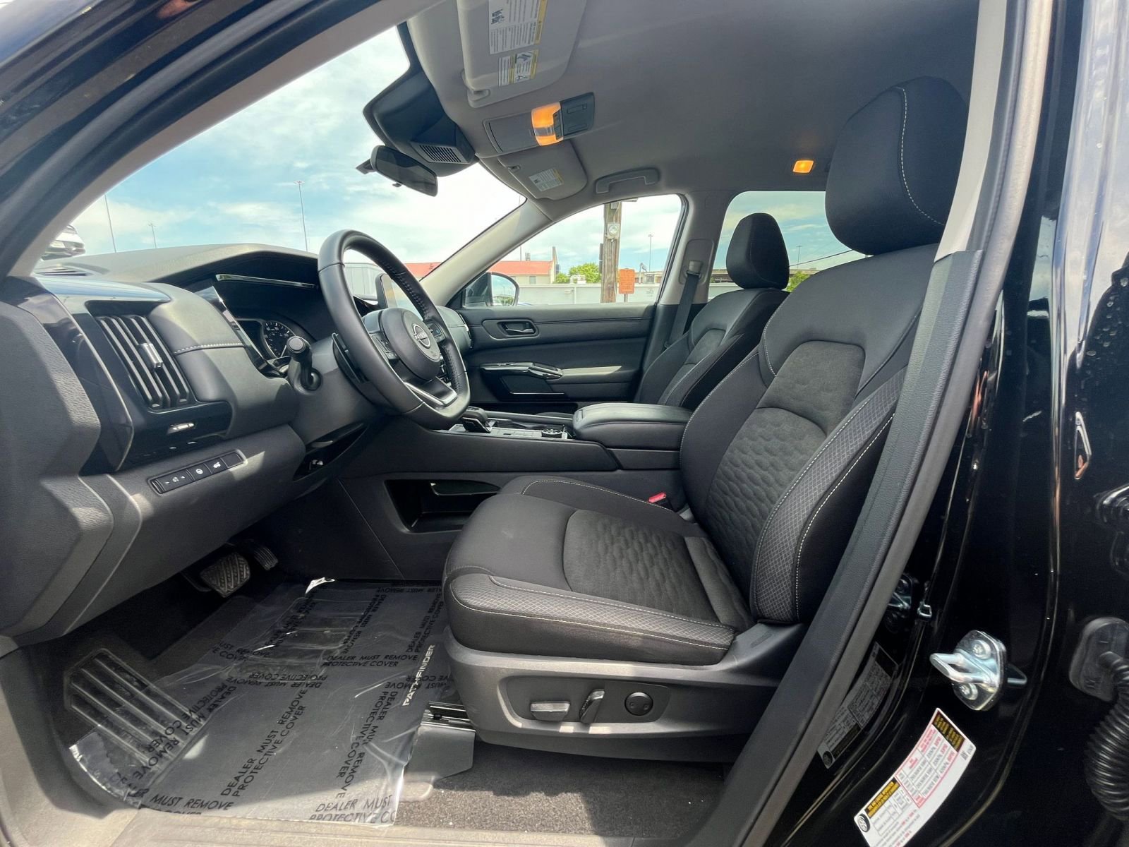 Used 2025 Nissan Pathfinder SV AWD/4WD image 28