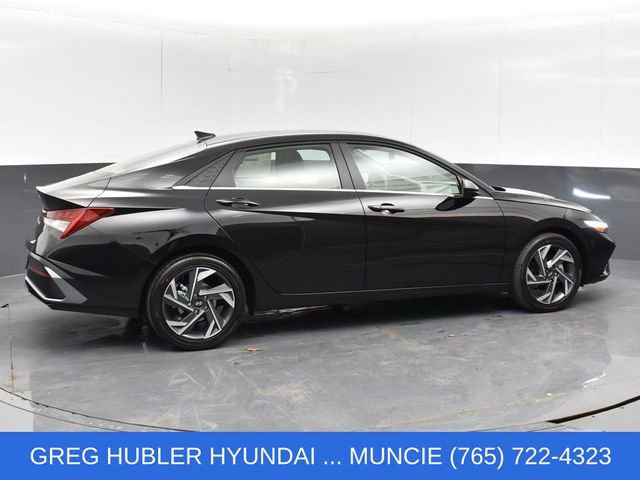 Used 2025 Hyundai Elantra SEL FWD image 7