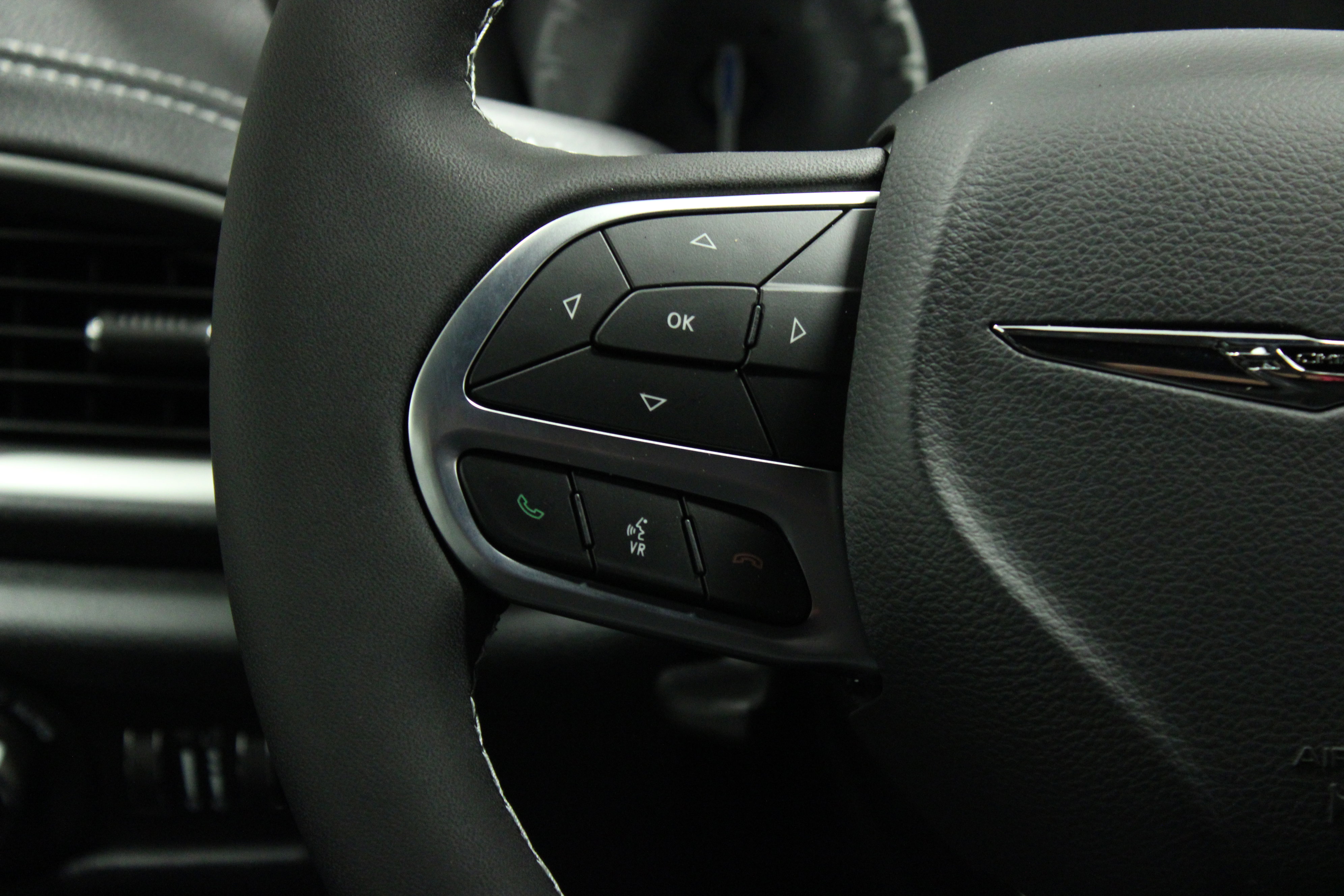 New 2026 Chrysler Pacifica Select AWD/4WD image 23