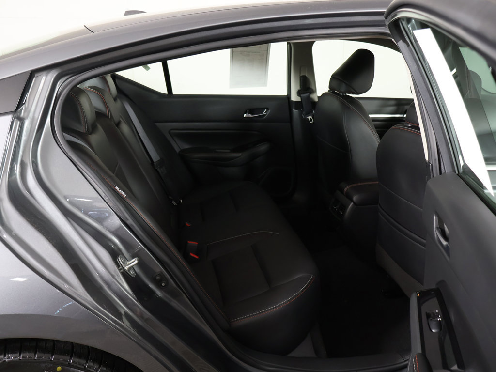 Used 2023 Nissan Altima 2.0 SR FWD image 33