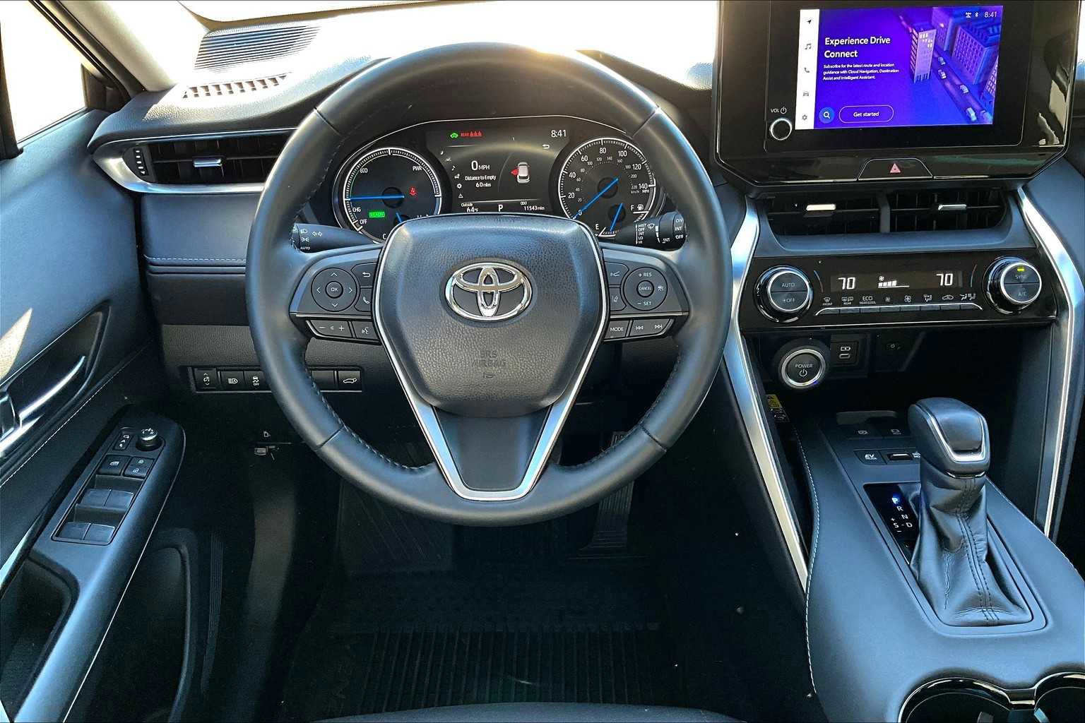 Used 2024 Toyota Venza LE AWD/4WD image 5