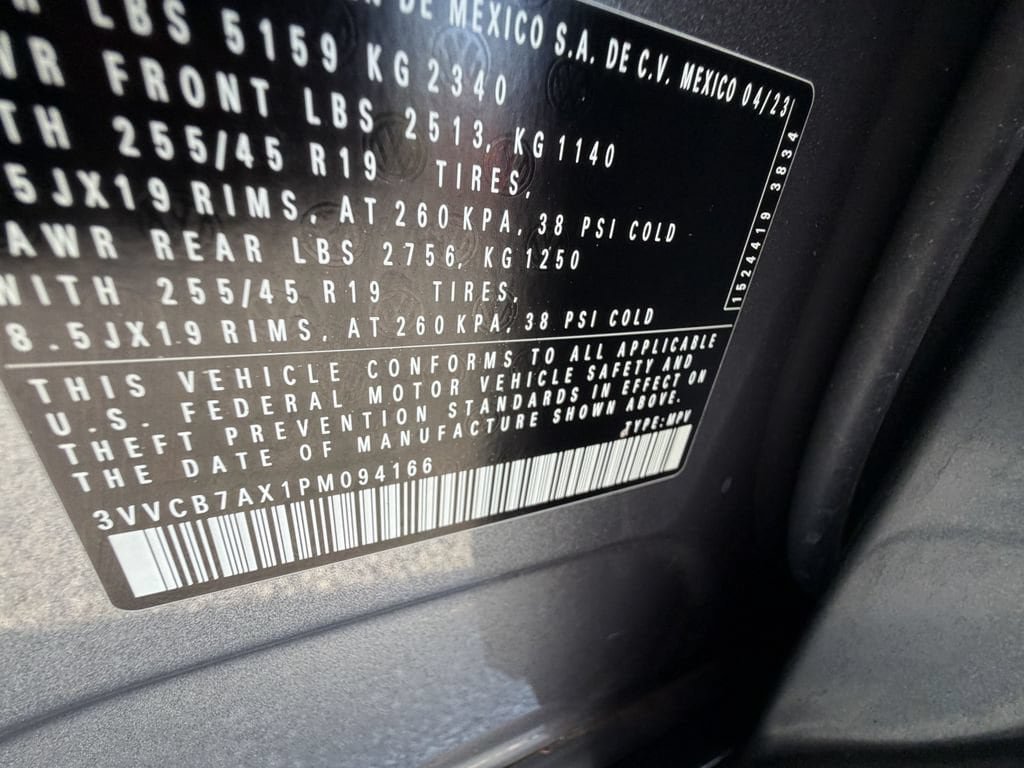 Used 2023 Volkswagen Tiguan SE R-Line FWD image 33