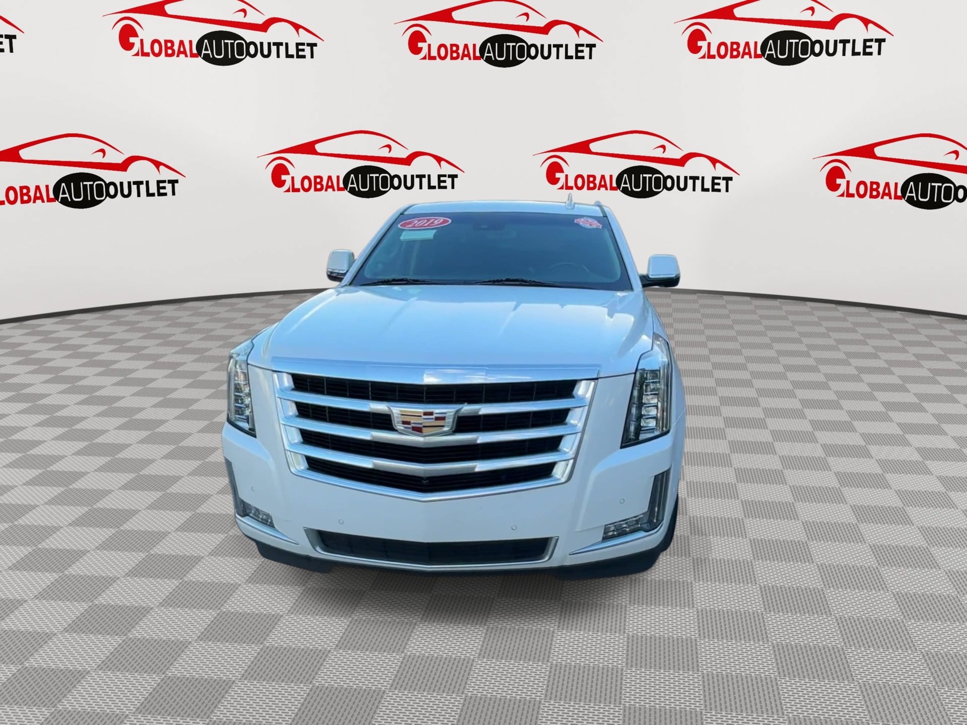 Used 2019 Cadillac Escalade ESV Luxury AWD/4WD image 3