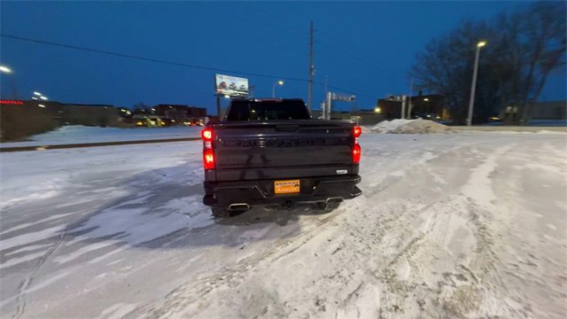 Used 2022 Chevrolet Silverado 1500 Custom Trail Boss w/ LPO, Dark Essentials Package image 7