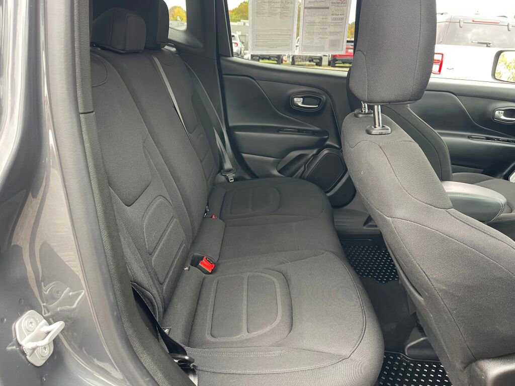 Used 2022 Jeep Renegade Latitude image 20