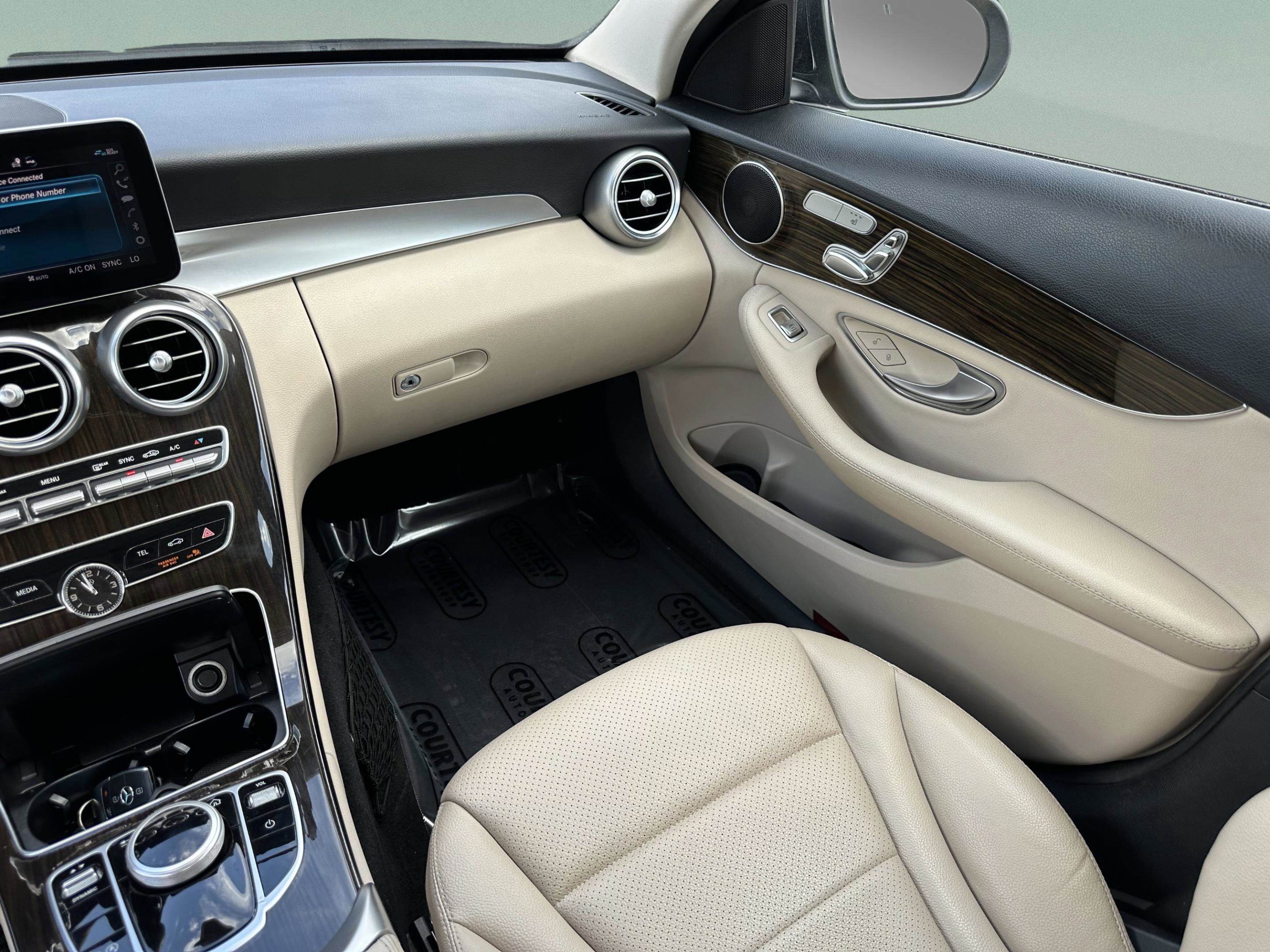 Used 2019 Mercedes-Benz C 300 Sedan image 14