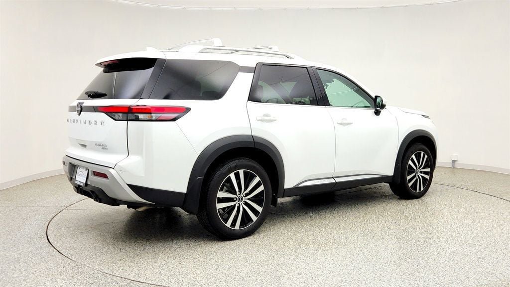 Used 2025 Nissan Pathfinder Platinum w/ Cargo Package AWD/4WD image 5