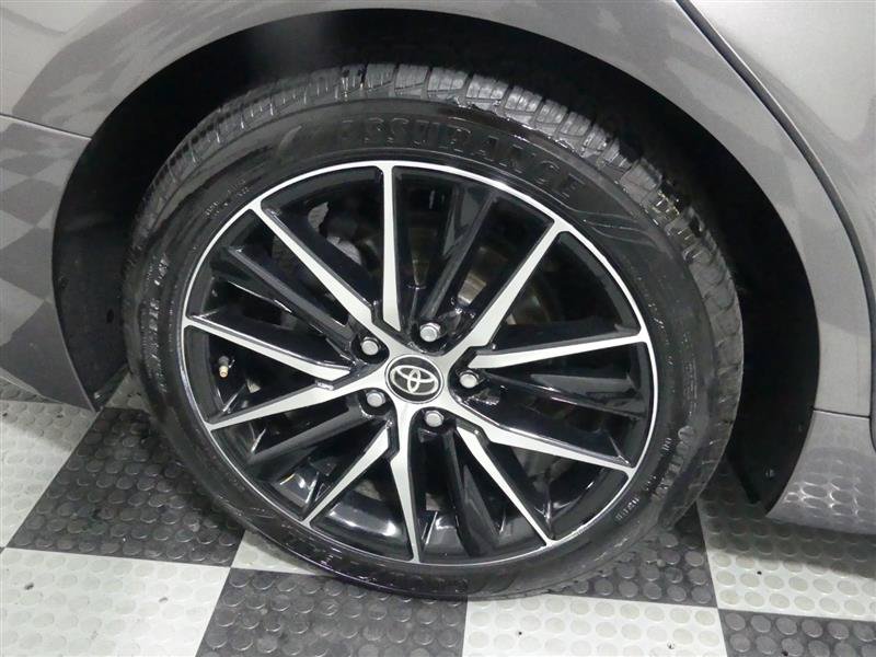 Used 2022 Toyota Camry SE w/ Cold Weather Package FWD image 17