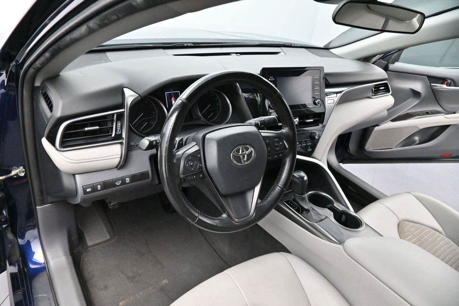 Used 2021 Toyota Camry SE FWD image 14