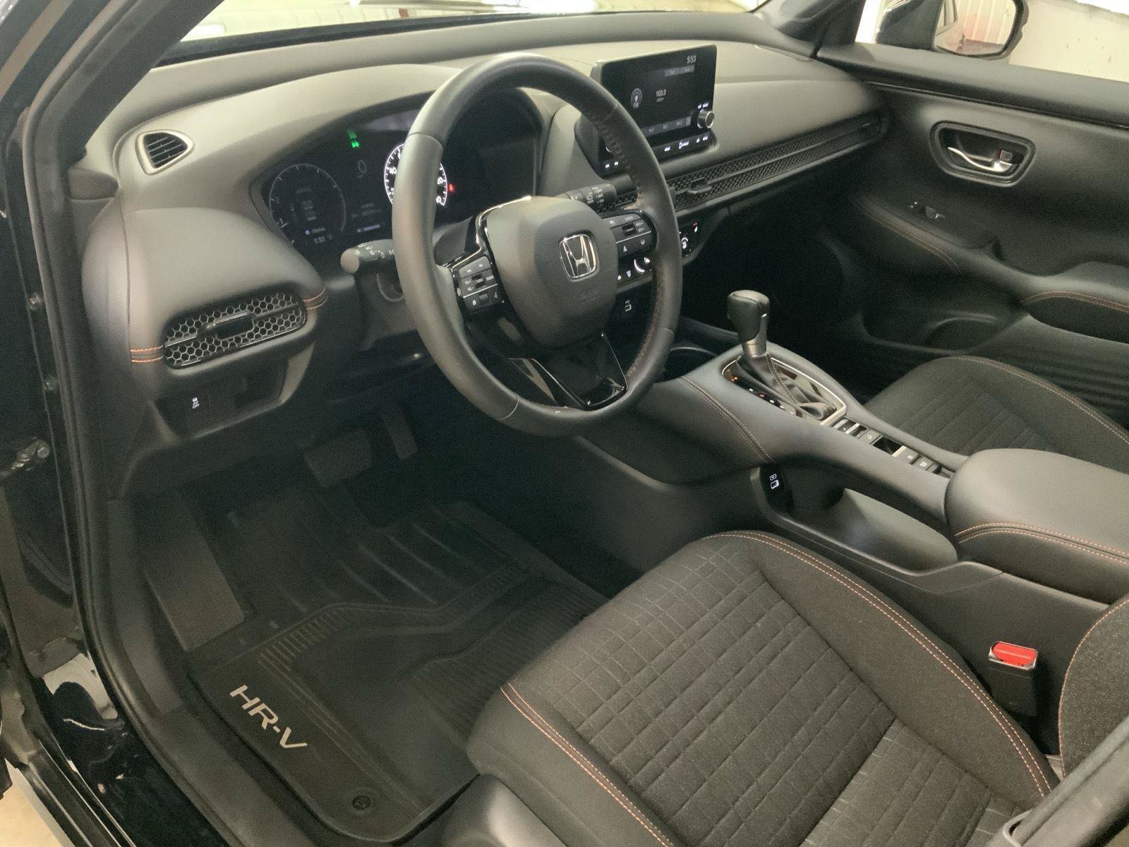 Used 2023 Honda HR-V Sport image 4