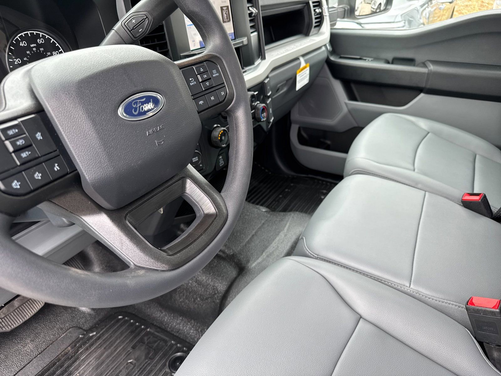 New 2026 Ford F250 XL w/ XL Off-Road Package image 9