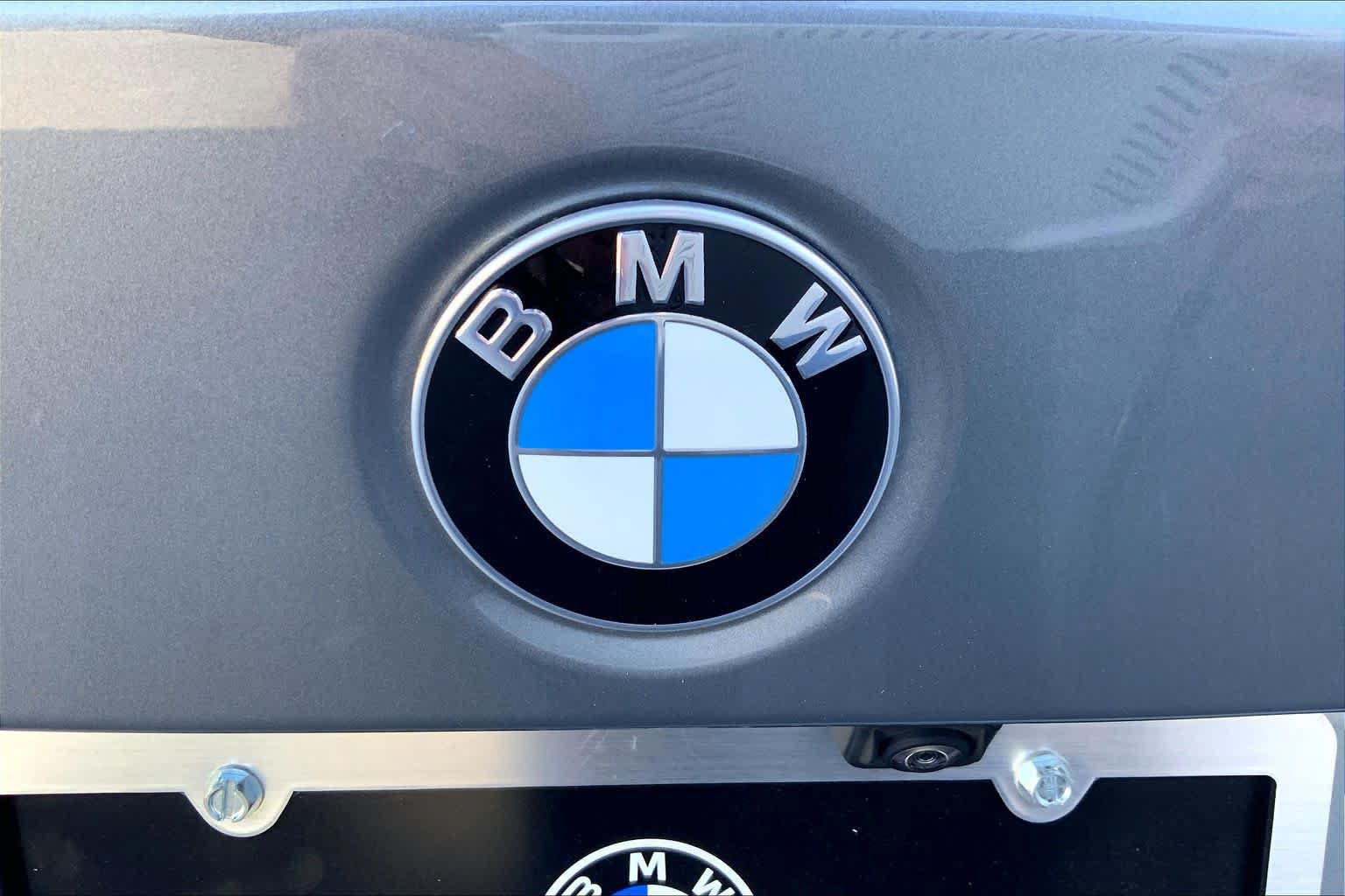 Used 2024 BMW 330i xDrive Sedan w/ Convenience Package AWD/4WD image 9