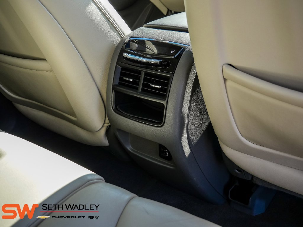 Used 2017 Cadillac XT5 Luxury w/ Driver Awareness Package FWD image 24