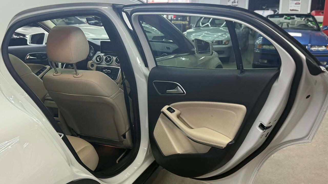 Used 2015 Mercedes-Benz GLA 250 4MATIC image 16