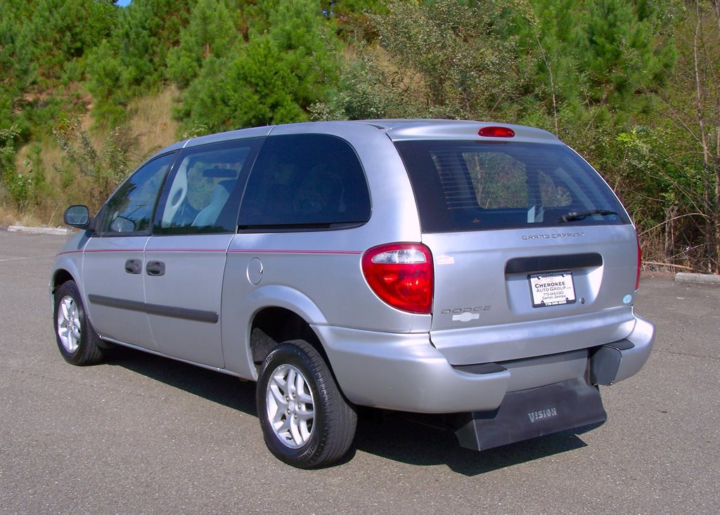 Used 2005 Dodge Grand Caravan SE w/ PWR Convenience Group image 4