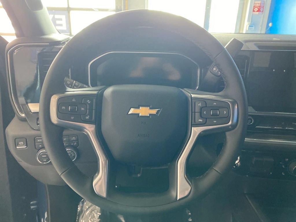 New 2026 Chevrolet Silverado 2500 LTZ w/ LTZ Premium Package AWD/4WD image 6