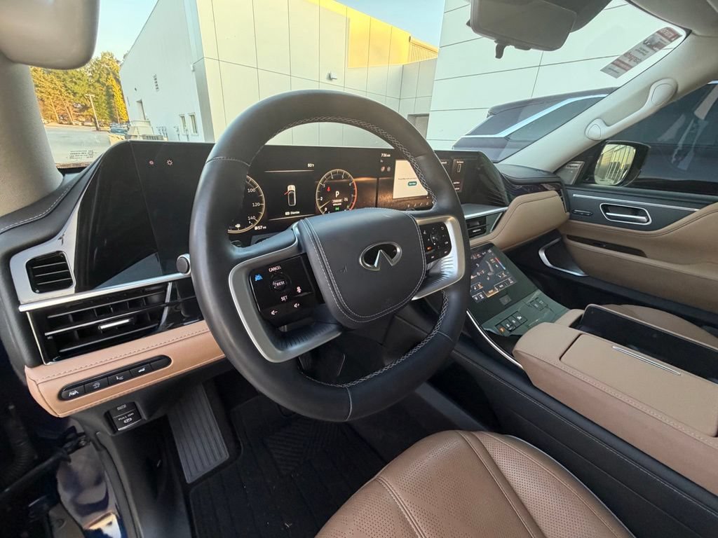 Used 2025 INFINITI QX80 Sensory AWD/4WD image 18